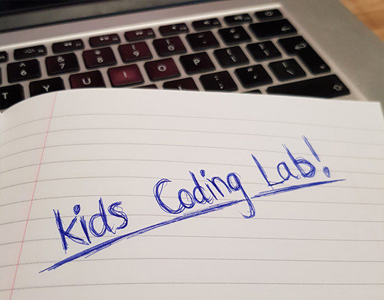 Kids coding lab image.